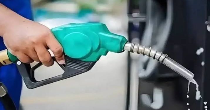 Good News! Govt Reduces Petrol Price by Rs. 1/Liter Ahead of Eid, New Price: 254.63