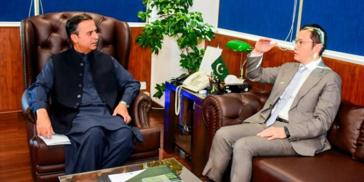 Hutchison Ports agrees to fast-track $1 billion investment: ministry