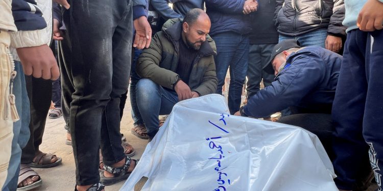 Israel continues air strikes on Gaza, killing 14 Palestinians overnight