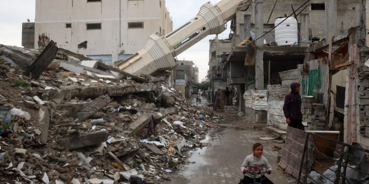 Israeli attacks on Gaza kill three as Hamas, Egypt hold ceasefire talks