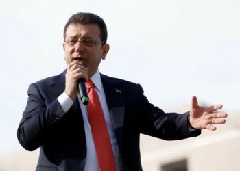 Istanbul court formally arrests mayor in graft probe