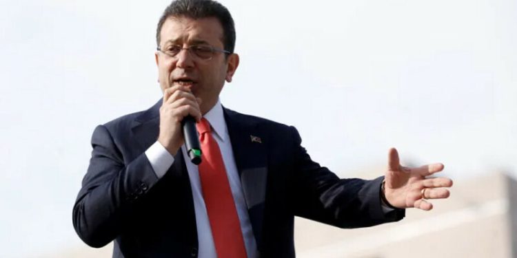 Istanbul court formally arrests mayor in graft probe