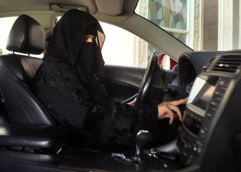 Kuwait Imposes Fines on Women Driving with Niqab or Burqa Over Vision Risks