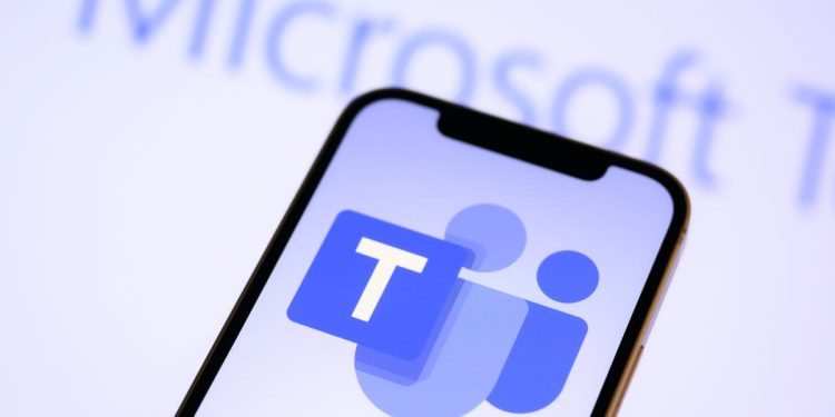 Microsoft Outlook suffers global outage