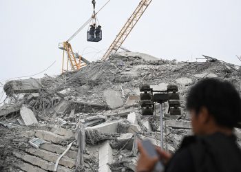 Myanmar quake death toll hits 1,700 as aid scramble intensifies