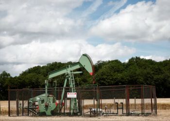 Oil up 2% on tighter US supplies but tariff concerns loom - Markets