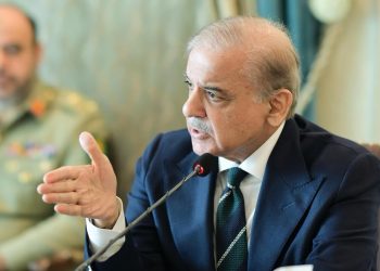 PM meets prominent business figures as govt eyes economic boost