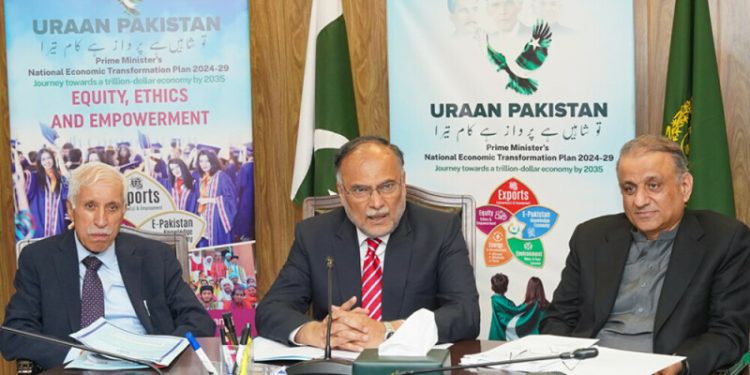 Planning minister reviews issues ‘impeding Gwadar Port operationalisation’