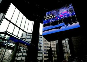 Slide in Chinese shares hampers Asian markets despite Fed optimism