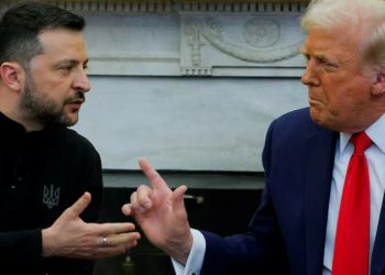 Stunned by angry Trump exchange, Ukrainians rally around Zelenskiy