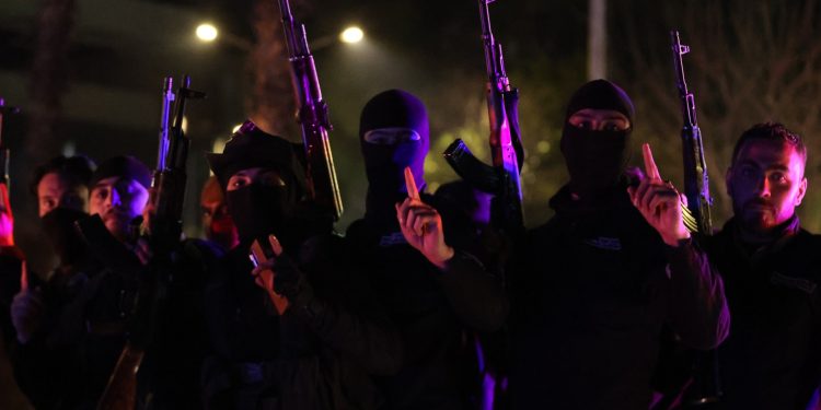 Syrian forces in deadly clashes with Assad-linked fighters in Latakia