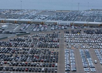 Trump auto tariffs: President slaps 25% duties on car imports to US