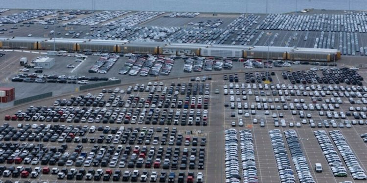 Trump auto tariffs: President slaps 25% duties on car imports to US
