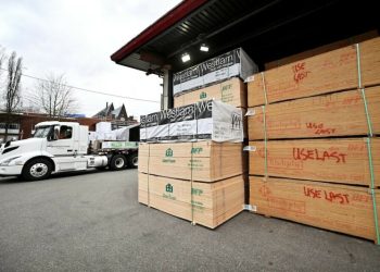 Trump delays tariffs for goods under Mexico, Canada trade deal