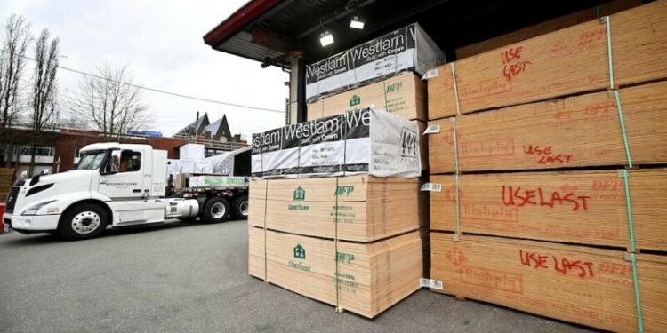 Trump delays tariffs for goods under Mexico, Canada trade deal