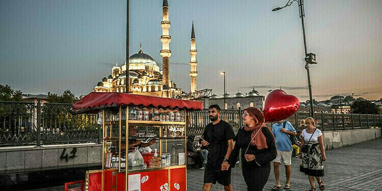 Turkiye annual inflation falls below 40%