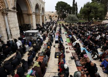 Wariness in Jerusalem as Palestinians mark first Friday in Ramadan