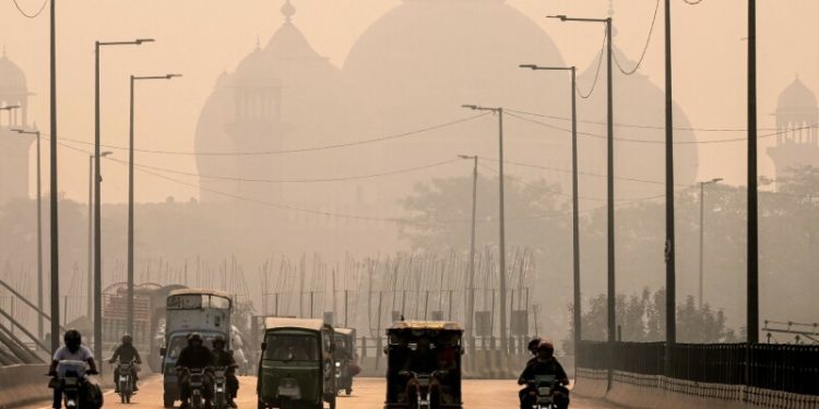 ‘Really suffocating’: Pakistan emerges from record smog season