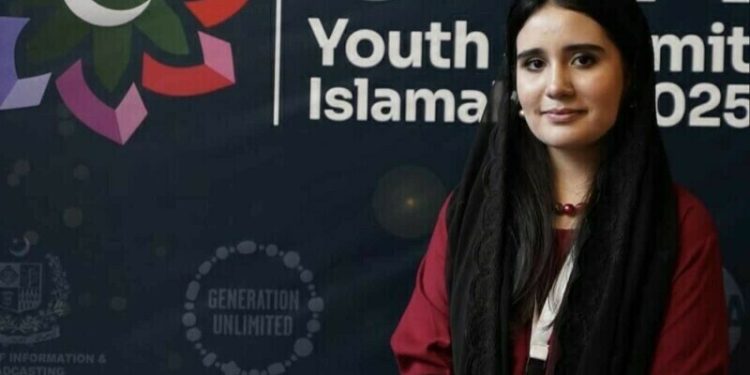 Pakistani novelist Alishba Barech wins ‘Young Woman of the Year’ at Women Changing the World Awards