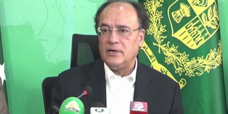 People should benefit from lower inflation: Aurangzeb