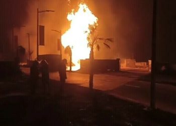 Sindh govt to consult US experts as blaze in Karachi’s Korangi rages unabated for 18 days