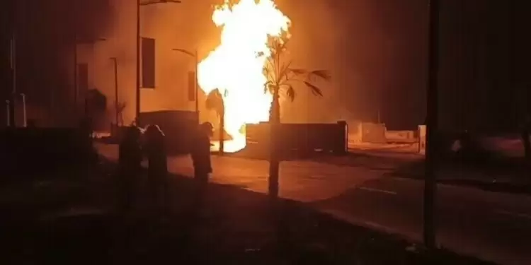 Sindh govt to consult US experts as blaze in Karachi’s Korangi rages unabated for 18 days