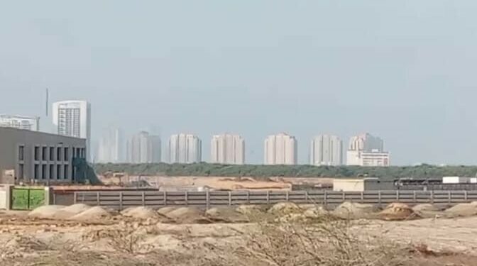 Massive blaze in Karachi’s Korangi finally dies down ‘on its own’