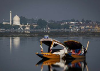India shuts over half of Occupied Kashmir tourist spots in security review