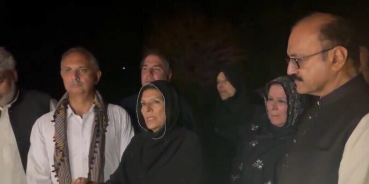 PTI livid after party leaders, Imran’s sisters ‘removed from Adiala’