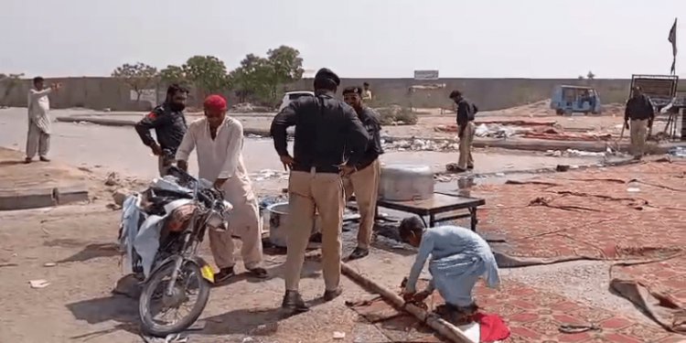 6 wounded as police, protesters clash near Karachi’s Gulshan-i-Hadeed over canals project