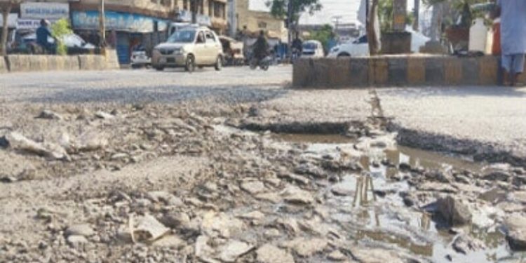 Bumpy alternative routes test citizens’ patience amid The Mall closure in Rawalpindi