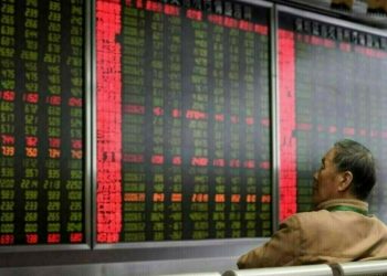China stocks edge lower, set to end week flat