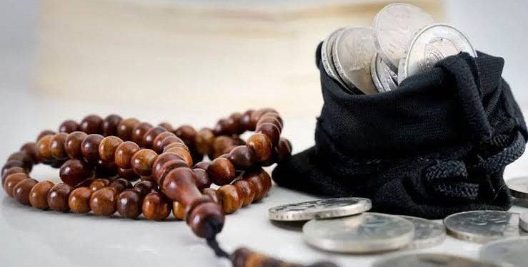 Fitrana Rules! Who Must Pay Sadaqat al-Fitr?