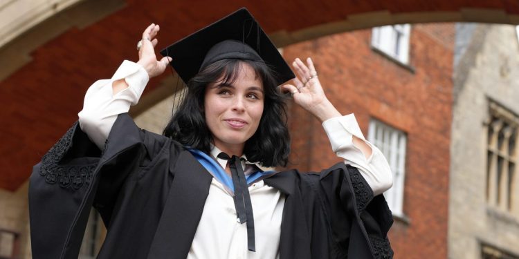 I graduated from Oxford with no job lined up. To avoid paying London rent, I now pet-sit and sleep in strangers' homes.