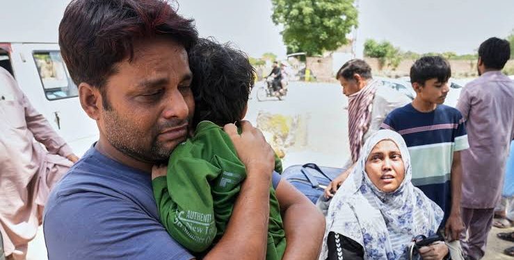 India Deports Pakistani Family Who Came for Children’s Heart Treatment