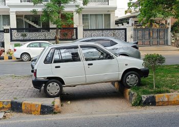 Islamabad Traffic Police Find New Place for Cars Parked in No-Parking Zones