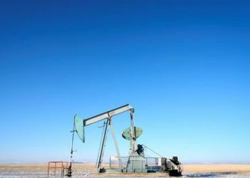 Oil steadies as market awaits fresh US tariffs