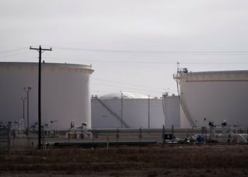 Pakistan mulls US oil imports to ease trade imbalance, sources say - Markets