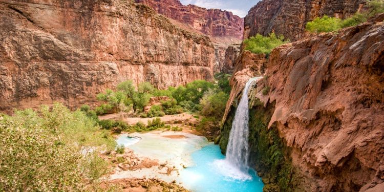 Photos show 17 of the most beautiful waterfalls you can visit in the US