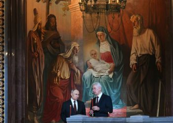 Putin attends Orthodox Easter service after declaring ceasefire in Ukraine
