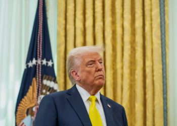 Trump warns of economic slowdown unless Fed cuts rates, triggering selloff