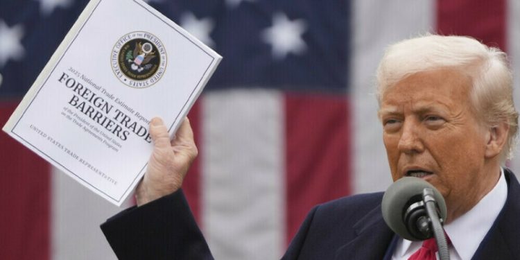 Trump’s tariff threat: Pakistan’s $3.3bn trade surplus with US at risk, says report