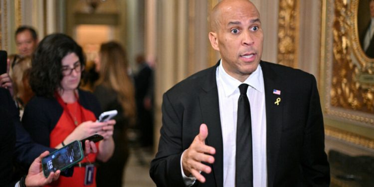 US senator smashes record with 25-hour anti-Trump speech