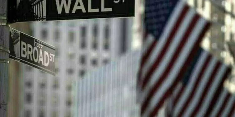 Wall St edges up as investors hold on to tariff relief hopes