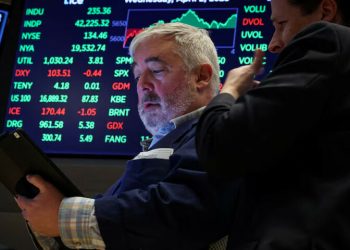 Wall Street ends with heavy losses as Trump tariffs ignite global recession fears