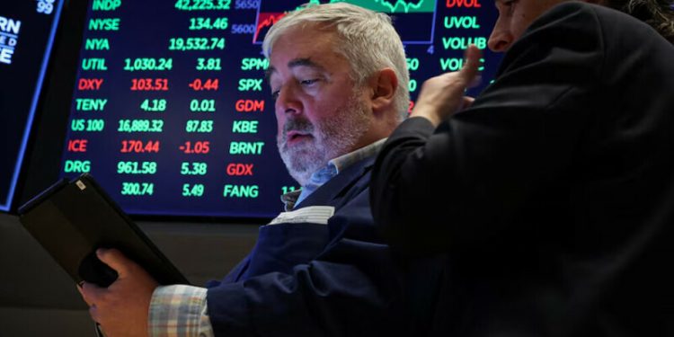 Wall Street ends with heavy losses as Trump tariffs ignite global recession fears