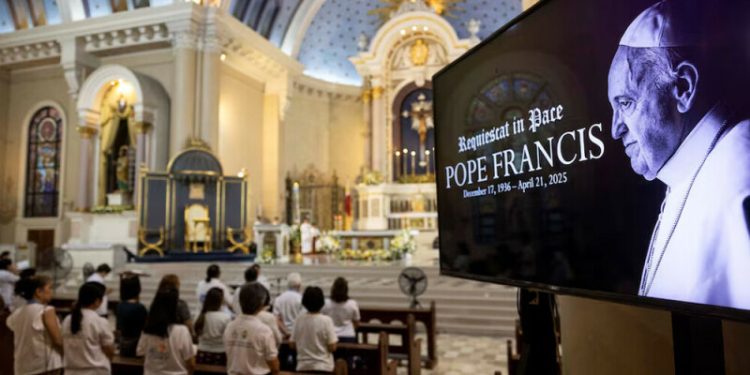 ‘A true father to us’ - Filipinos mourn Pope Francis