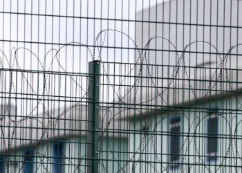 ‘Drug-dealing scum’ most likely behind French prison attacks, minister says