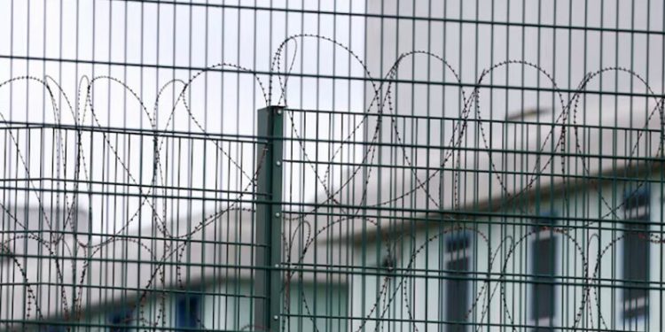 ‘Drug-dealing scum’ most likely behind French prison attacks, minister says