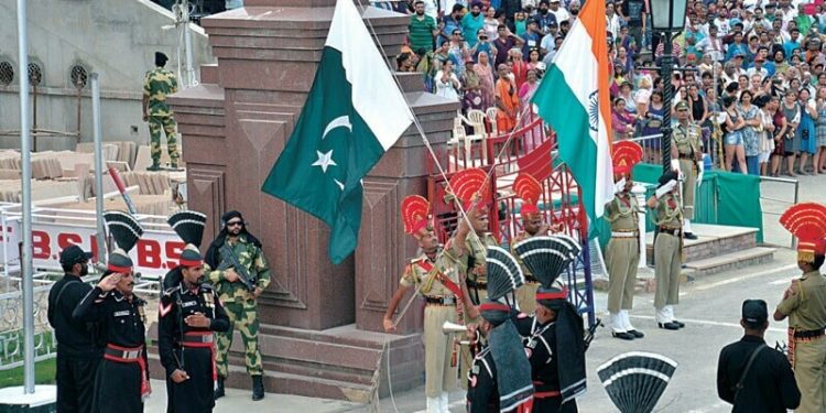 FO snubs Indian media reports, says Wagah border open for returning Pakistanis